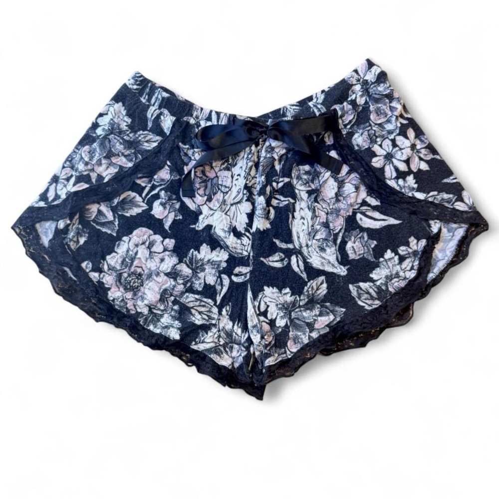 Cato black and pink floral sleepwear sleep shorts with lace trim and bow detail
